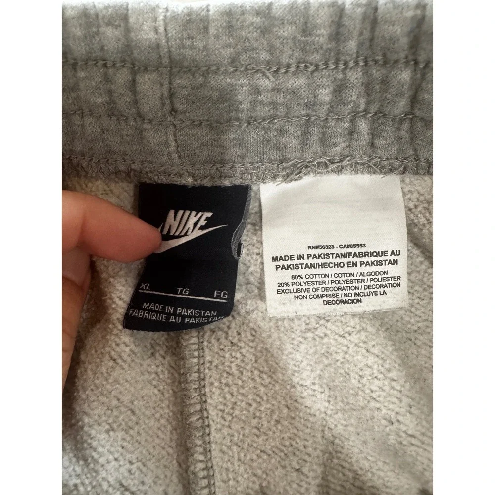 Nike Boys XL Gray Sportswear Club Fleece Wide Leg Open Hem Sweatpants Pants